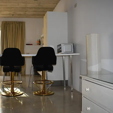 Swieqi: Cosy Studio In A Quiet Area * Is-Swieqi