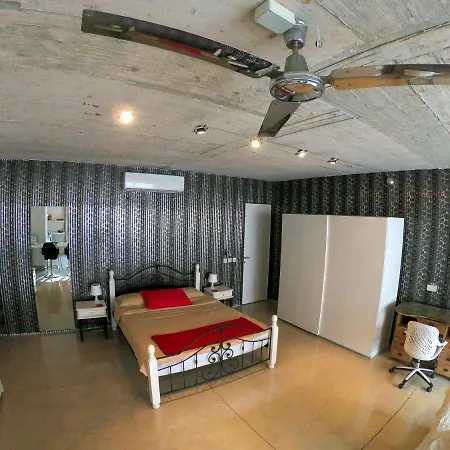Swieqi: Cosy Studio In A Quiet Area Apartamento